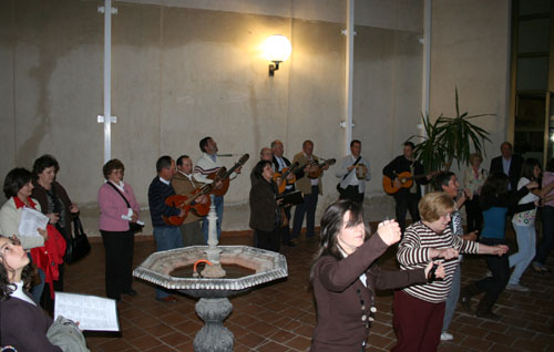 Rondalla en el Centro Social.