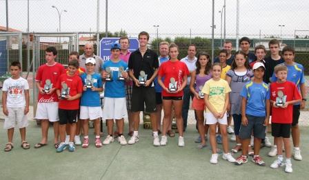 Foto de familia. Foto: Club de tenis