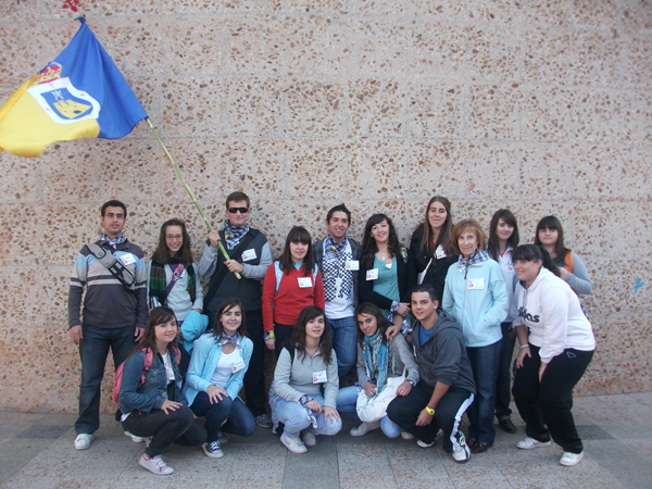 Jóvenes voluntarios