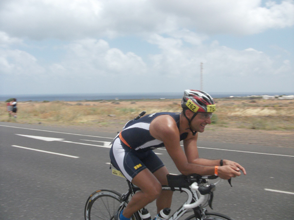 El atleta del C.A. Membrilla Juan Andrés Crespo completa la Ironman de Lanzarote demostrando que querer es poder