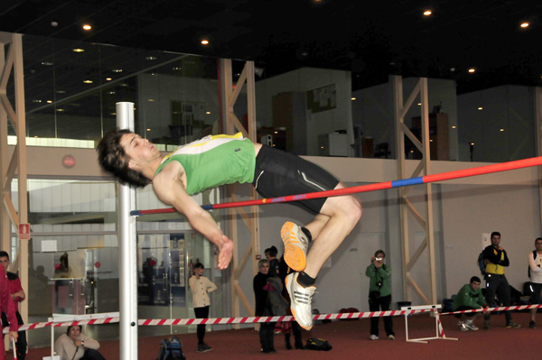 Títulos y grandes marcas en la primera jornada del Campeonato Regional de Pista Cubierta