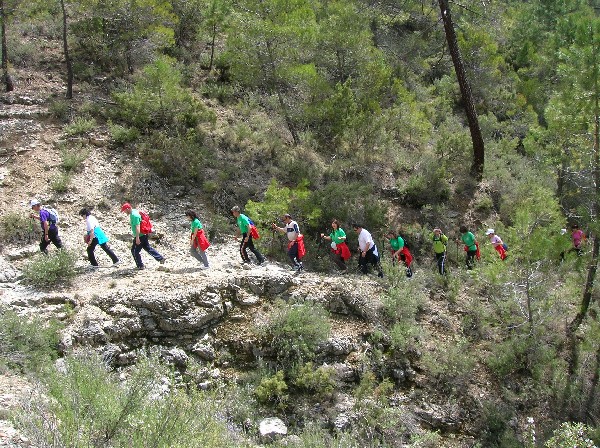 Deporte, diversión y buen ambiente en la ruta de senderismo organizada por el C.A. Membrilla