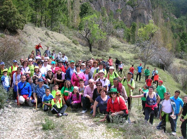 Deporte, diversión y buen ambiente en la ruta de senderismo organizada por el C.A. Membrilla