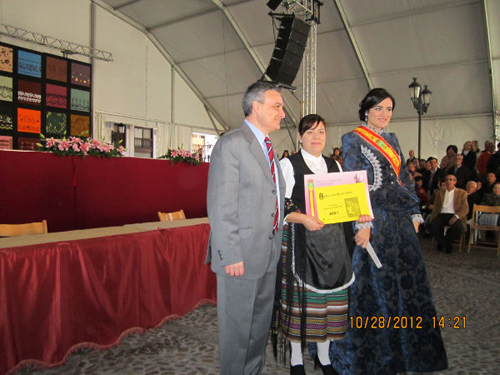 Las mondadoras de Membrilla conquistan el Concurso Nacional de Monda de la Rosa del Azafrán en Consuegra