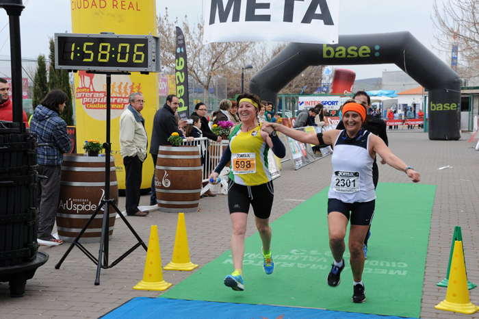 Los populares del C.A. Membrilla inician la temporada del Circuito con la Media Maratón de Valdepeñas