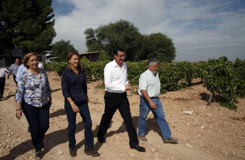 La Presidenta regional asiste en Membrilla al inicio de campaña de vendimia