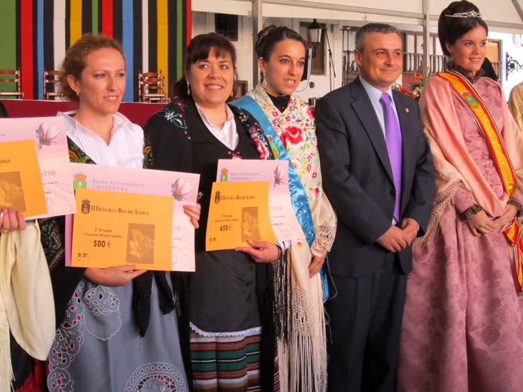 María Isabel Morales gana el Concurso Nacional de Monda de Rosa del Azafrán en Consuegra