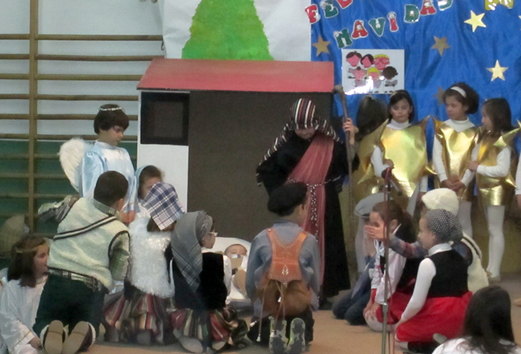 Los alumnos del colegio Virgen del Espino viven un año más su Navidad escolar