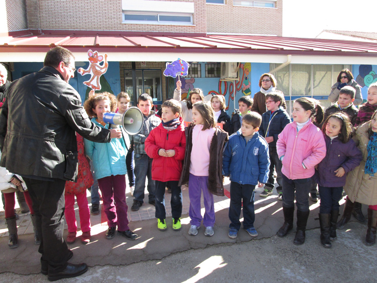 Lucha contra el acoso escolar y recuerdo a Mandela en el Día de la Paz celebrado en el Ceip Virgen del Espino