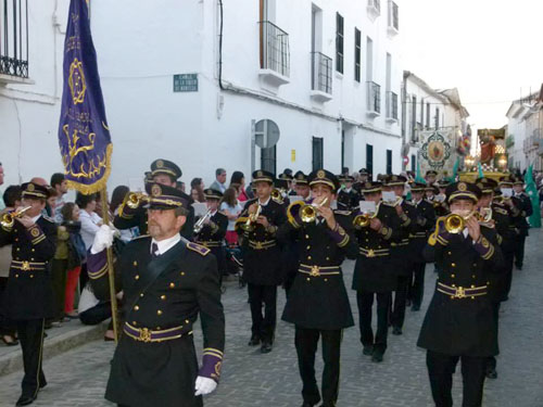 La Banda de Cornetas y Tambores de Jesús Nazareno de Membrilla acompañó musicalmente a la Hermandad de la Oración en el Huerto de la vecina población de Manzanares en su estación de penitencia del Jueves Santo