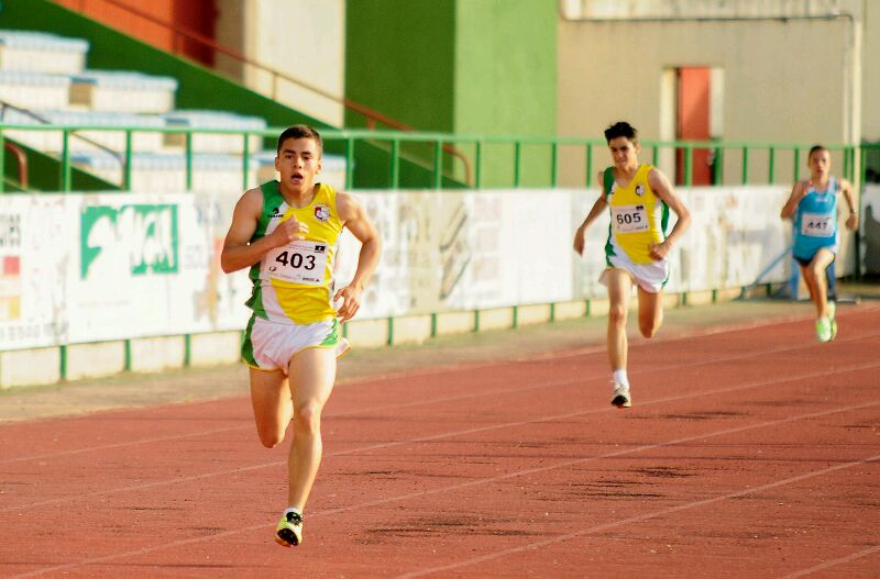 Los nervios atenazan a Teresa Alumbreros y Ángel Andrés Naranjo en el Campeonato de España escolar