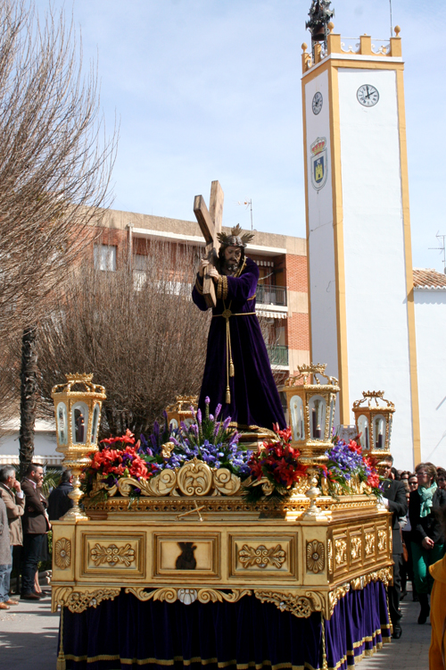 Membrilla se volcó este domingo con  los actos solemnes de la celebración del 75 Aniversario de las imágenes del Nazareno y la Soledad