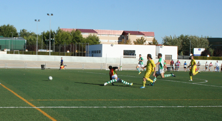 El Membrilla C.F. arrasa en el primer partido de liga ante su afición