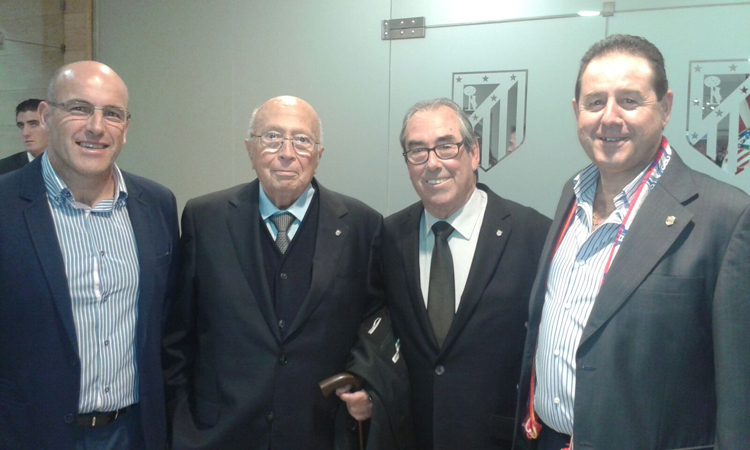 La Peña Atlético de Madrid de Membrilla es homenajeada en el Calderón por su 25 aniversario