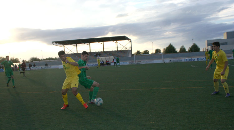 Un gol anulado y un penalti en contra en los últimos minutos sentencian al Membrilla C.F.