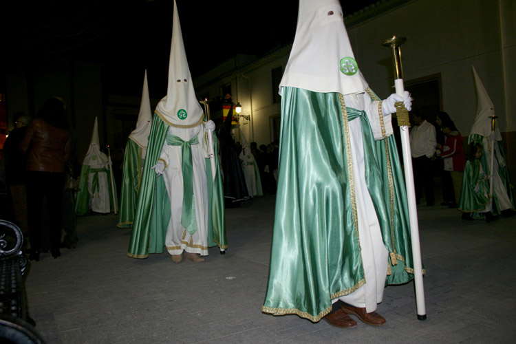 Membrilla celebra su Jueves Santo en un masivo acercamiento al templo parroquial