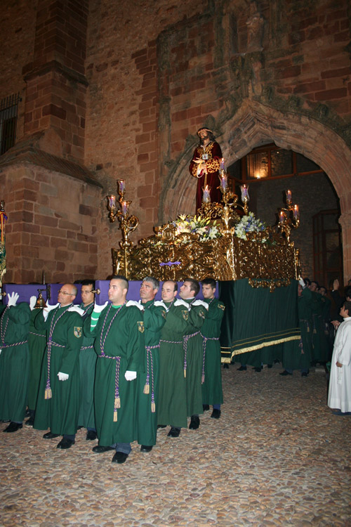 Membrilla celebra su Jueves Santo en un masivo acercamiento al templo parroquial