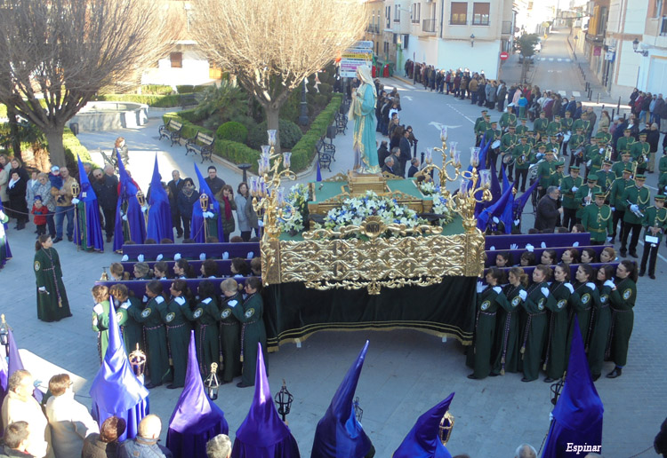 Membrilla vive su Encuentro camino del Calvario en la madrugada del Viernes Santo