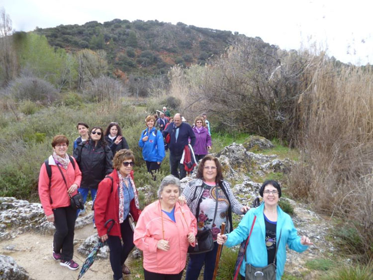 Las Amas de Casa realizan una ruta de senderismo por las Lagunas de Ruidera