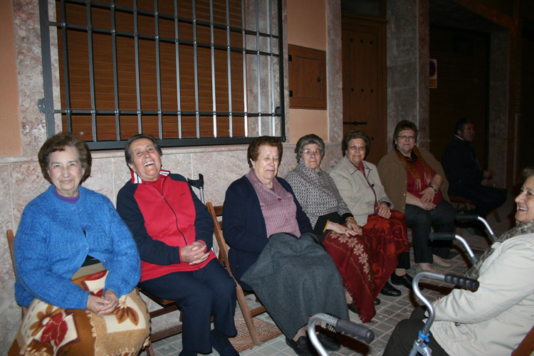 Cruces solidarias y de misericordia en la noche del 2 de mayo