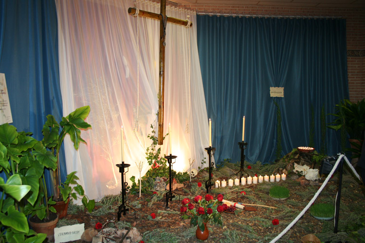 Cruces solidarias y de misericordia en la noche del 2 de mayo