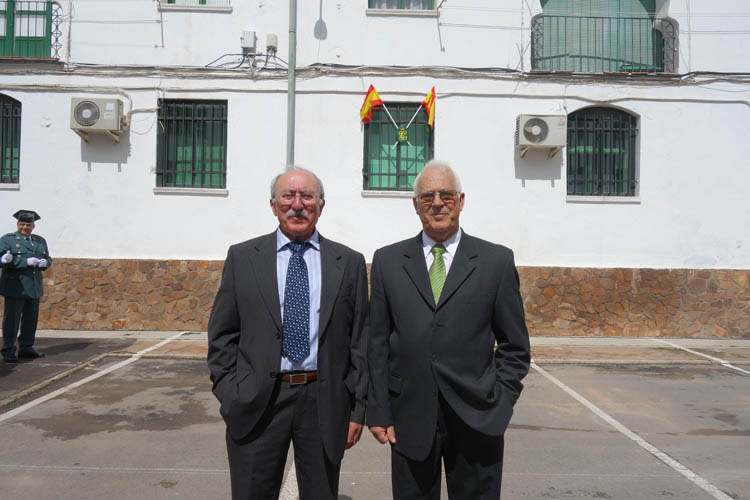 Reconocimiento a Antonio Morales en el acto castrense celebrado con motivo del 172 aniversario de la fundación del Cuerpo de la Benemérita