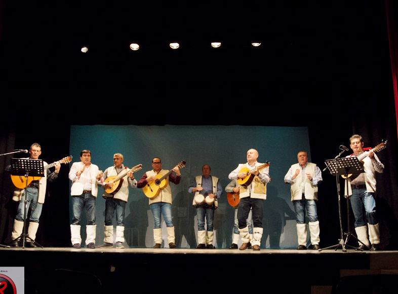 Los Faranduleros ponen un belén en el corazón de los vecinos de Membrilla para estrenar la Navidad