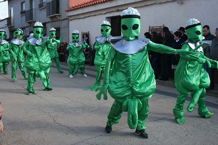 Fray Gotica y El Biberón se reparten los premios grandes del desfile del carnaval de Membrilla