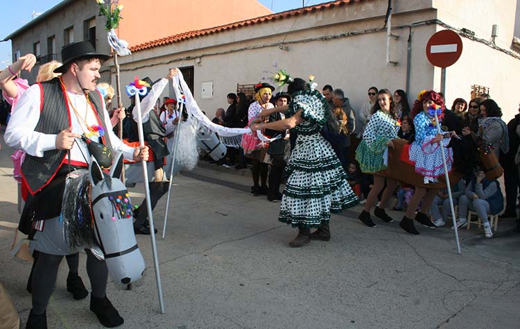 Fray Gotica y El Biberón se reparten los premios grandes del desfile del carnaval de Membrilla