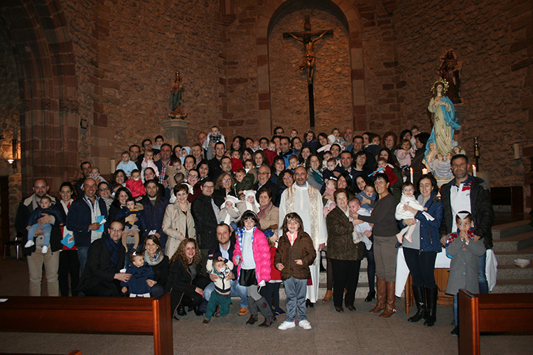 La parroquia de Membrilla celebra por primera vez la Presentación de los recién nacidos en el templo