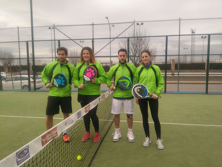 Doce parejas disputan el I Torneo Mixto de Pádel San Valentín