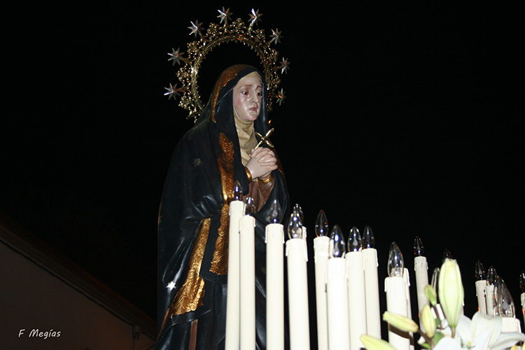 La solemne Procesión del Santo Entierro protagoniza la noche del Viernes Santo en Membrilla