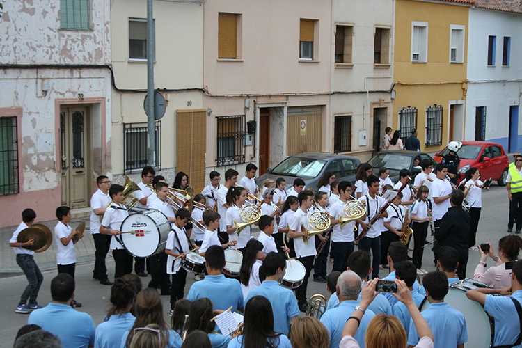 Las bandas jóvenes de Membrilla y Alcázar ofrecen una lección musical bajo la tormenta