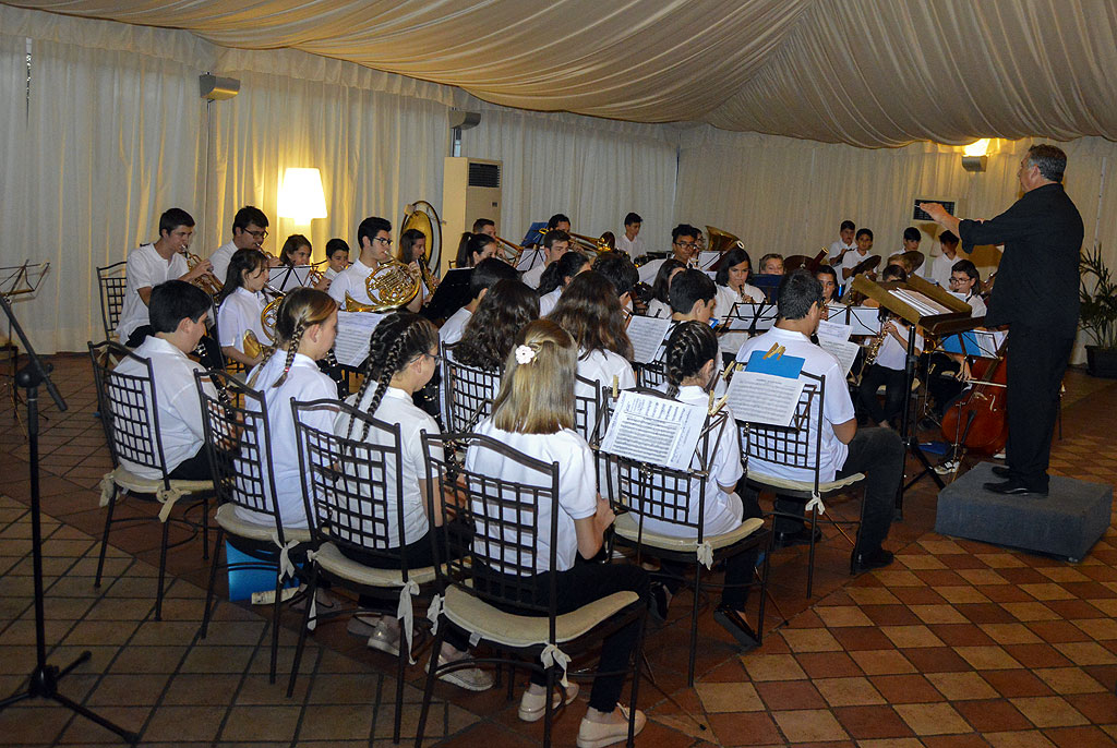 Las bandas jóvenes de Membrilla y Alcázar ofrecen una lección musical bajo la tormenta