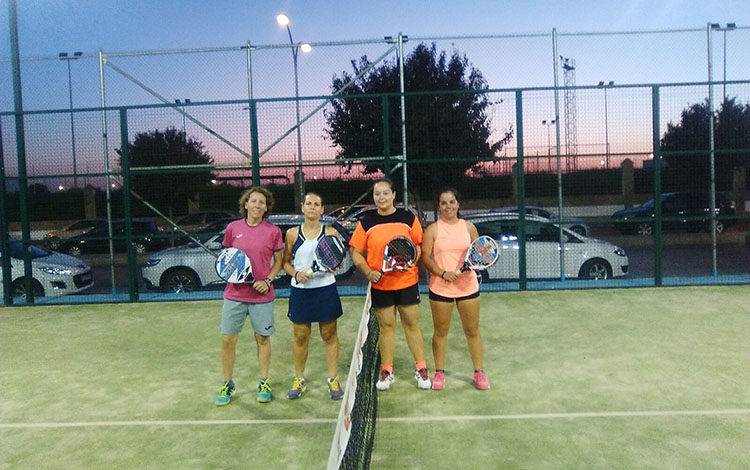 Gran participación en el Torneo local de Pádel Santiago el Mayor