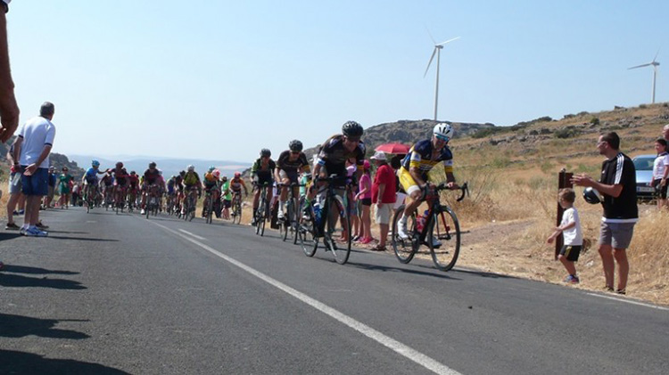   Pedro José López Gil vence al sprint en la XXIII edición del Trofeo Desposorios 2017 de Membrilla