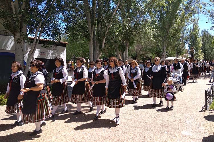 Membrilla arropa a San Isidro, un santo muy actual, en su popular Romería 2018