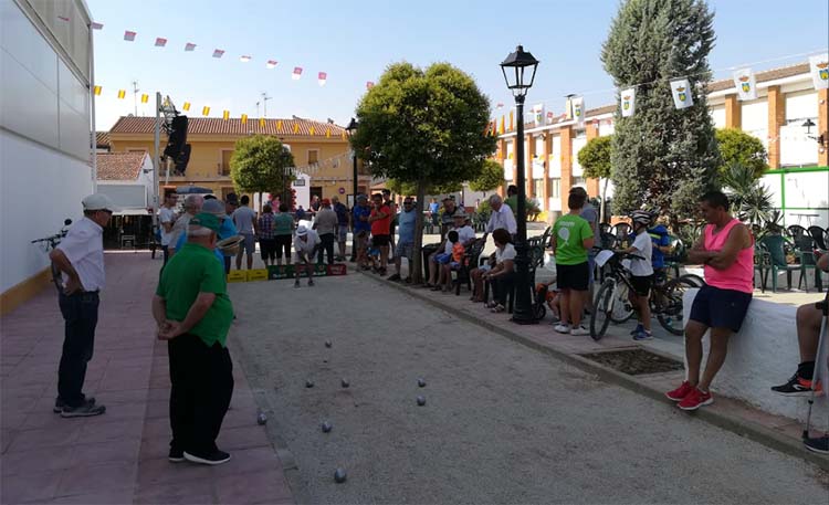 Membrilla sube hasta el barrio de Corea para celebrar la recuperada fiesta de San José de Calasanz