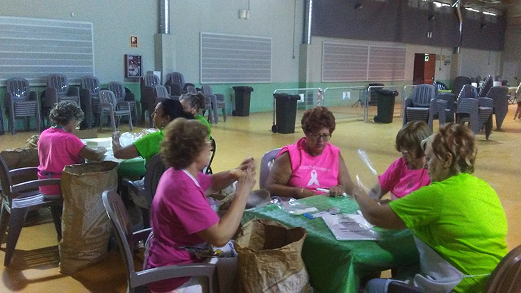 Éxito de participación en la comida popular de Desposorios a beneficio de la Asociación Contra el Cáncer