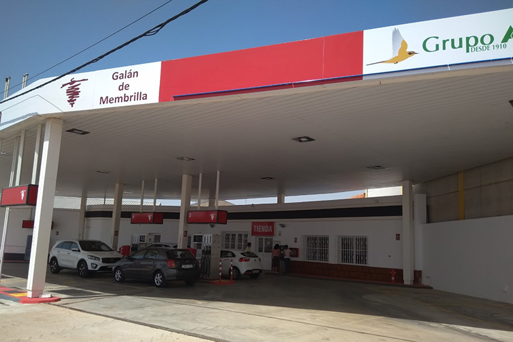 Galán de Membrilla-Bodegas Rezuelo estrena una nueva Estación de Servicio abierta a todos los públicos