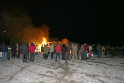 Hoguera 2010. Aparcamientos del Espino. 