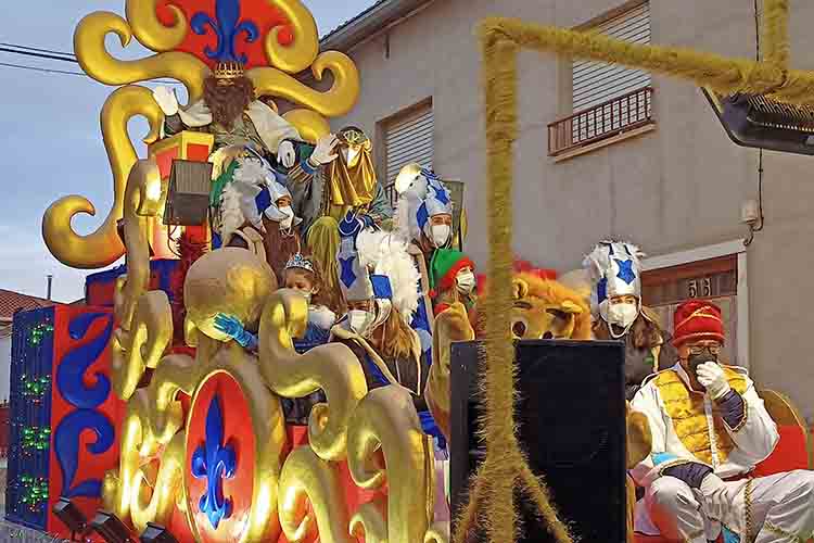 La Cabalgata de Reyes recorre las calles de Membrilla recortada por la sexta ola de la pandemia