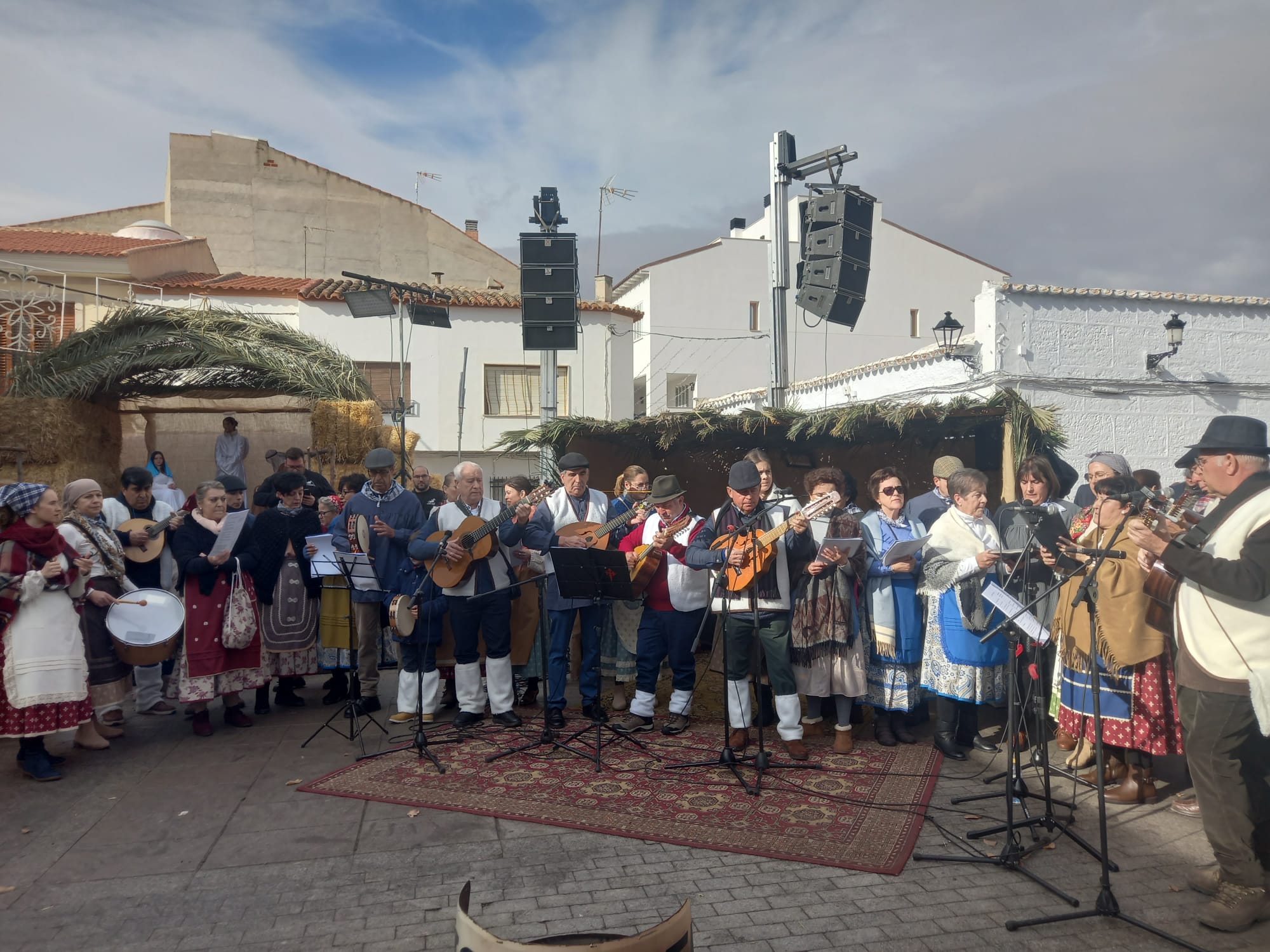 El Belén Viviente vuelve a dar vida a la Plaza del Azafranal antes de una inusual Cabalgata de Reyes adelantada al mediodía